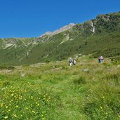 aufstieg zum mutterberger see bei kastaeler