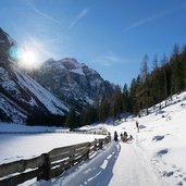 pinnistal sonnenaufgang bei issenanger alm winter