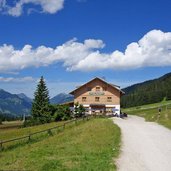 gasthof alpengluehn ehrwalder alm