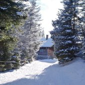 weg zum obernberger see winter