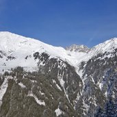 blick richtung steinkogel und schlicker seespitze und hoher burgstall von weg zur brandstatt alm winter stubai fr