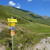 wegweiser bei hobalm geiselalm weg nr fr