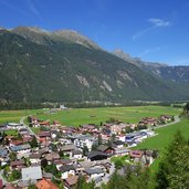 aussicht von grieser strasse auf oetztal bei laengenfeld fr