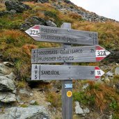 pflerschtal landschaft bei hoehenweg grenzkamm wegweiser sandjoch sandjoechl portjoch