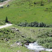 moostal wanderer am weg zum tritschalpe