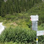 bike wegweiser bei abzweigung verbella ganifer kops gaschurn vorarlberg