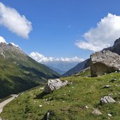 weg richtung karalm