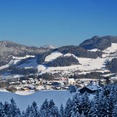 blick auf reith im alpbachtal winter