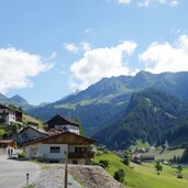 blick richtung navis dorf