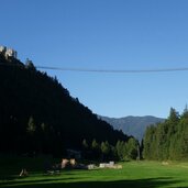 burgruine ehrenberg bei reutte und haengebruecke