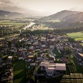 Ortsansicht Fritzens im Sommer