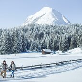 Winterwandern mit Blick auf die Hohe Munde