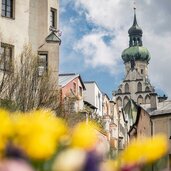 hd Altstadt Hall in Tirol im Fruehling