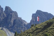 tiroler fahne und kalkkoegel