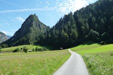 inntal radweg unter der kronburg bei zams