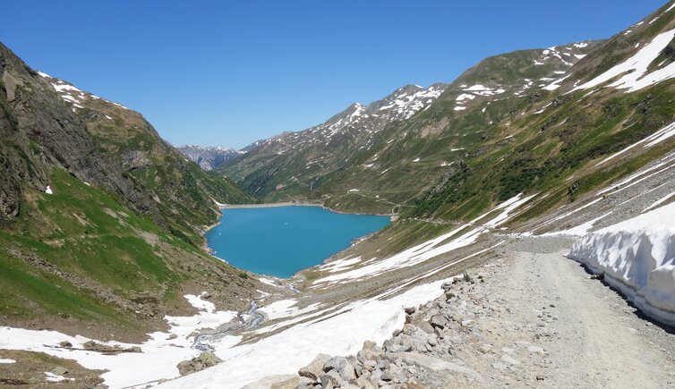 blick auf kartell speicher fahrweg zur darmstaedter huette