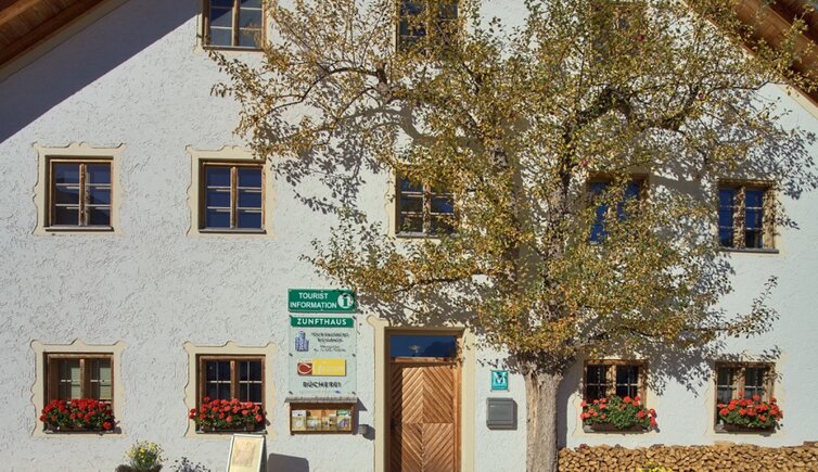 Zunfthaus Front